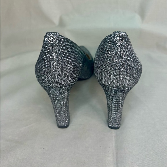 NWT Michael Kors Silver Metallic Glitter Pumps – Size 7.5 –  Party, Wedding - Picture 2 of 5